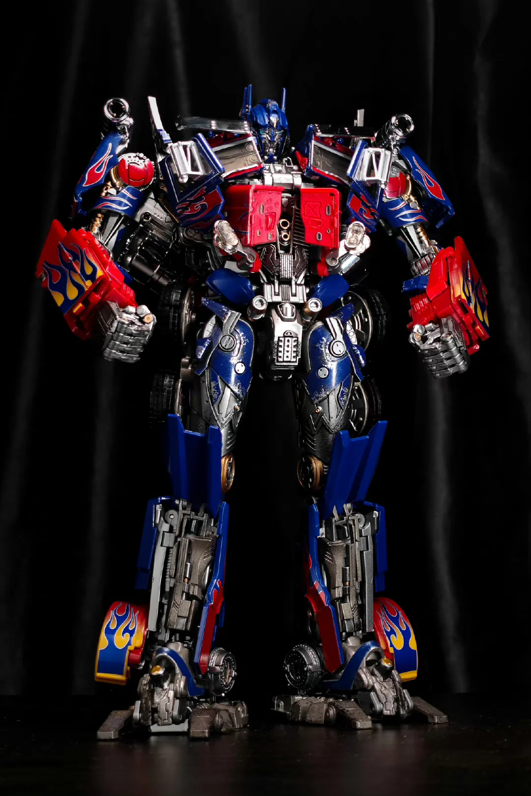 4th Party WJ KO Not MPM04 MPM-04 Optimus Prime Oversized (Black Apple Alloy Modified version) 30cm / 11.5" 26 4th Party WJ KO Not MPM04 MPM-04 Optimus Prime Oversized (Black Apple Alloy Modified version) 30cm / 11.5"