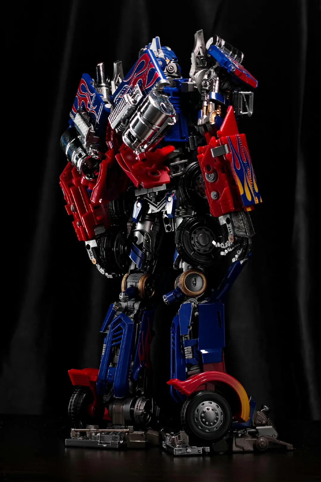 4th Party WJ KO Not MPM04 MPM-04 Optimus Prime Oversized (Black Apple Alloy Modified version) 30cm / 11.5" 27 4th Party WJ KO Not MPM04 MPM-04 Optimus Prime Oversized (Black Apple Alloy Modified version) 30cm / 11.5"