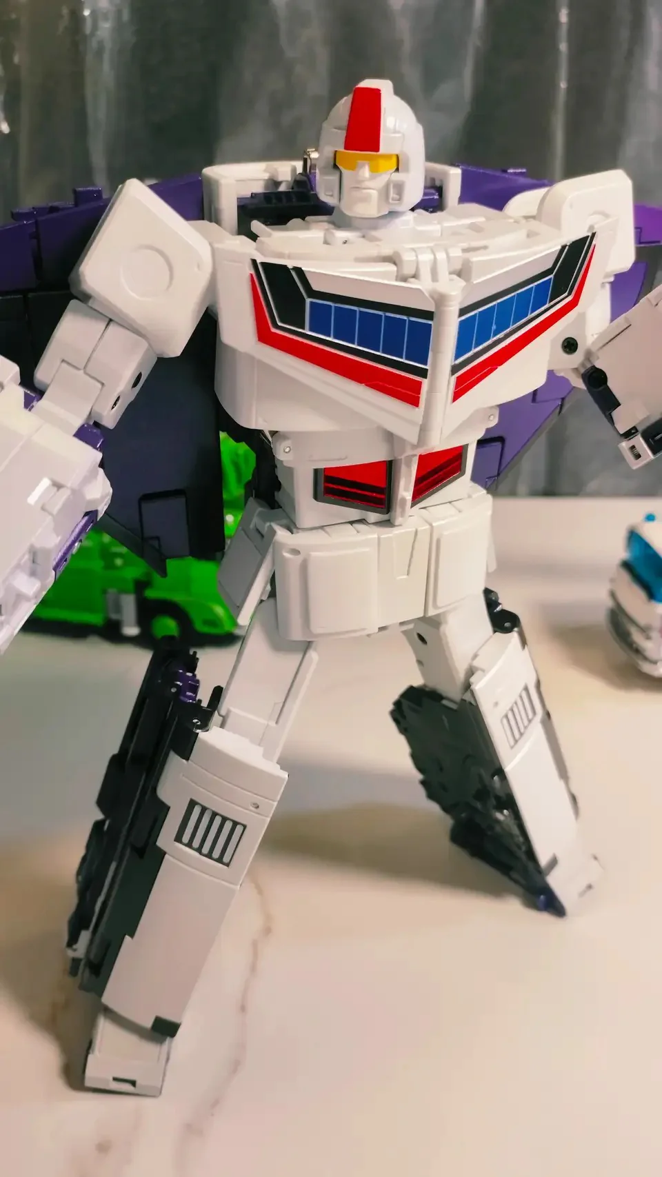 FansToys FT-44T FT44T Thomas (Astrotrain) Fans Toys US Version 24cm / 9.5" 7 FansToys FT-44T FT44T Thomas (Astrotrain) Fans Toys US Version 24cm / 9.5"