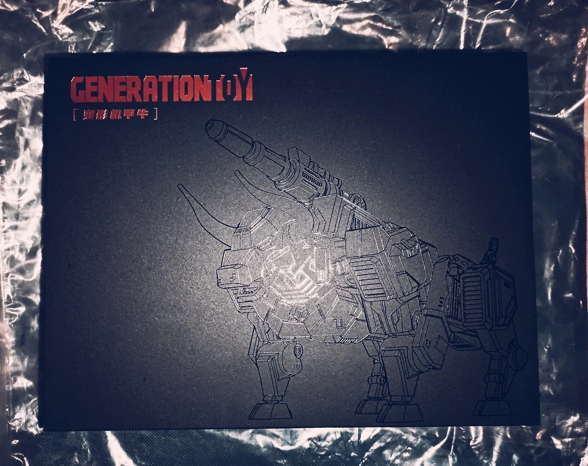 Generation Toy GT-11D GT11D Redbull (Sideswipe) Black Version 16cm / 6.5" 9 Generation Toy GT-11D GT11D Redbull (Sideswipe) Black Version 16cm / 6.5"