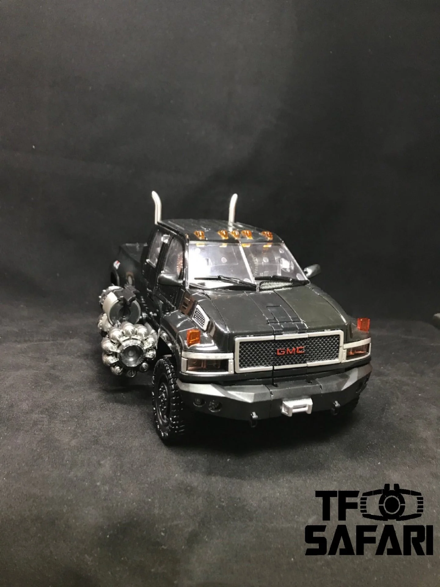 BMB Black Mamba AOYI LS09 LS-09 AW01 AW-01 Weapon Expert (Oversized MPM06 Ironhide) 25cm / 10" 12 BMB Black Mamba AOYI LS09 LS-09 AW01 AW-01 Weapon Expert (Oversized MPM06 Ironhide) 25cm / 10"