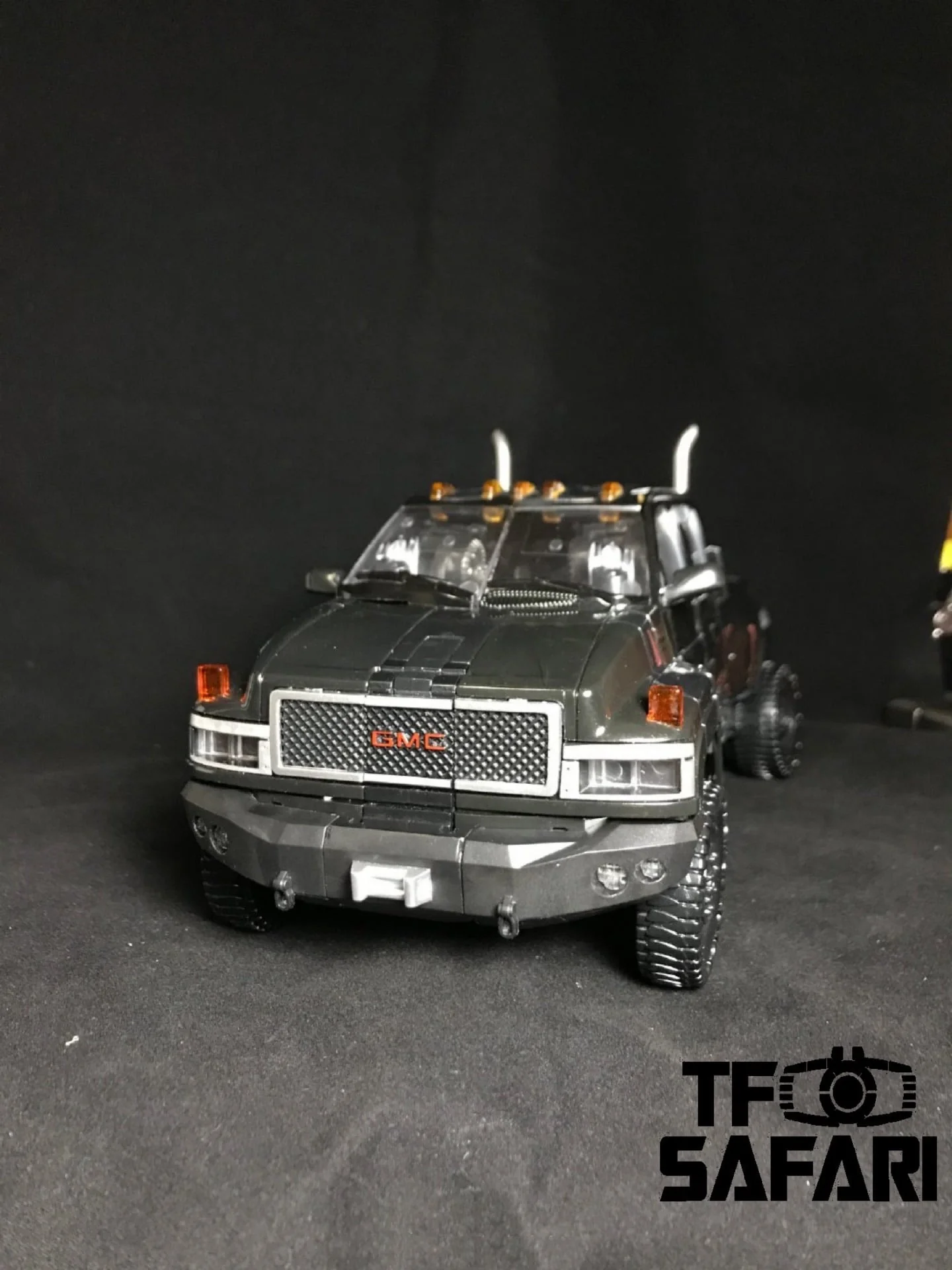 BMB Black Mamba AOYI LS09 LS-09 AW01 AW-01 Weapon Expert (Oversized MPM06 Ironhide) 25cm / 10" 13 BMB Black Mamba AOYI LS09 LS-09 AW01 AW-01 Weapon Expert (Oversized MPM06 Ironhide) 25cm / 10"