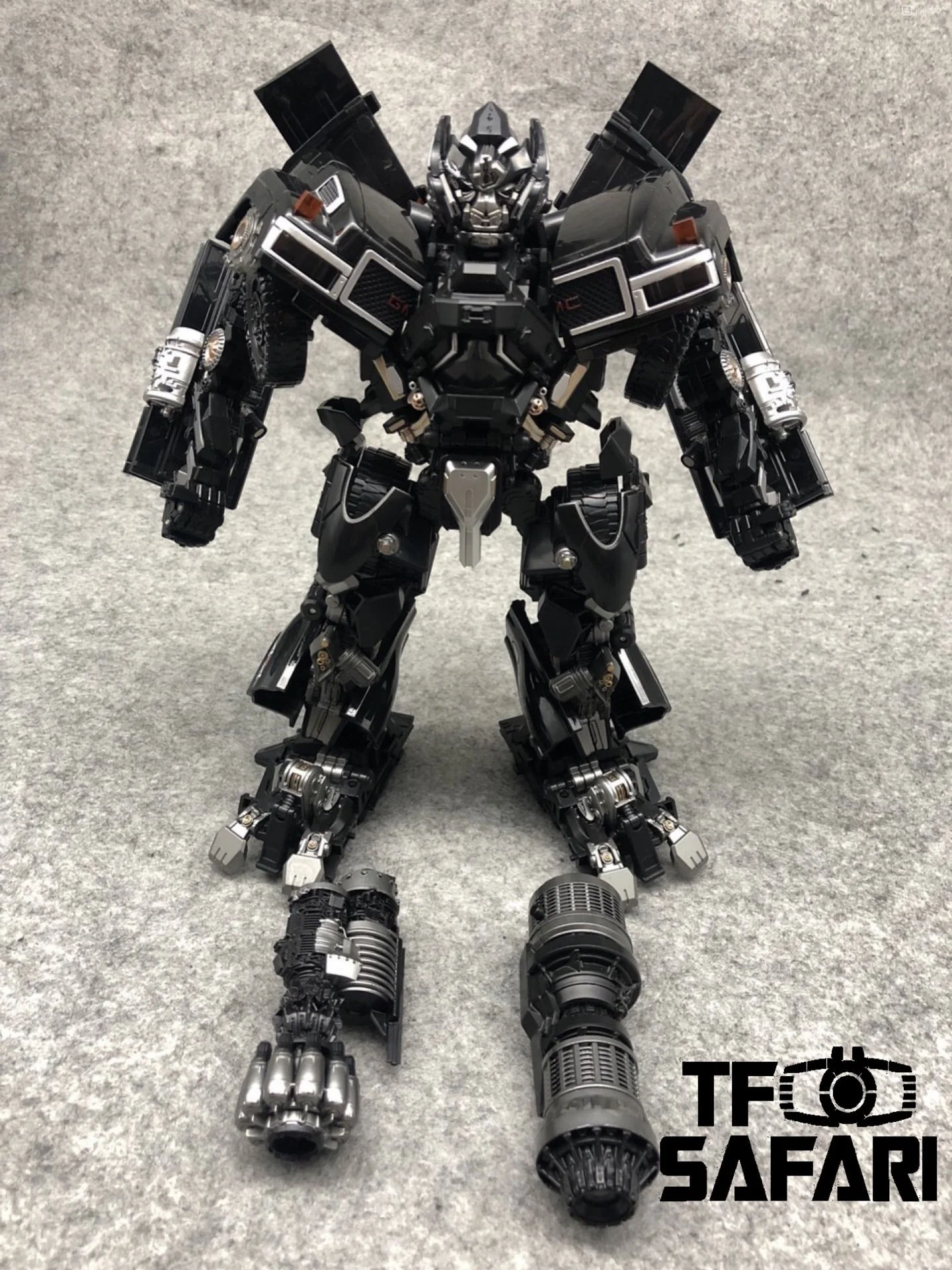 BMB Black Mamba AOYI LS09 LS-09 AW01 AW-01 Weapon Expert (Oversized MPM06 Ironhide) 25cm / 10" 4 BMB Black Mamba AOYI LS09 LS-09 AW01 AW-01 Weapon Expert (Oversized MPM06 Ironhide) 25cm / 10"