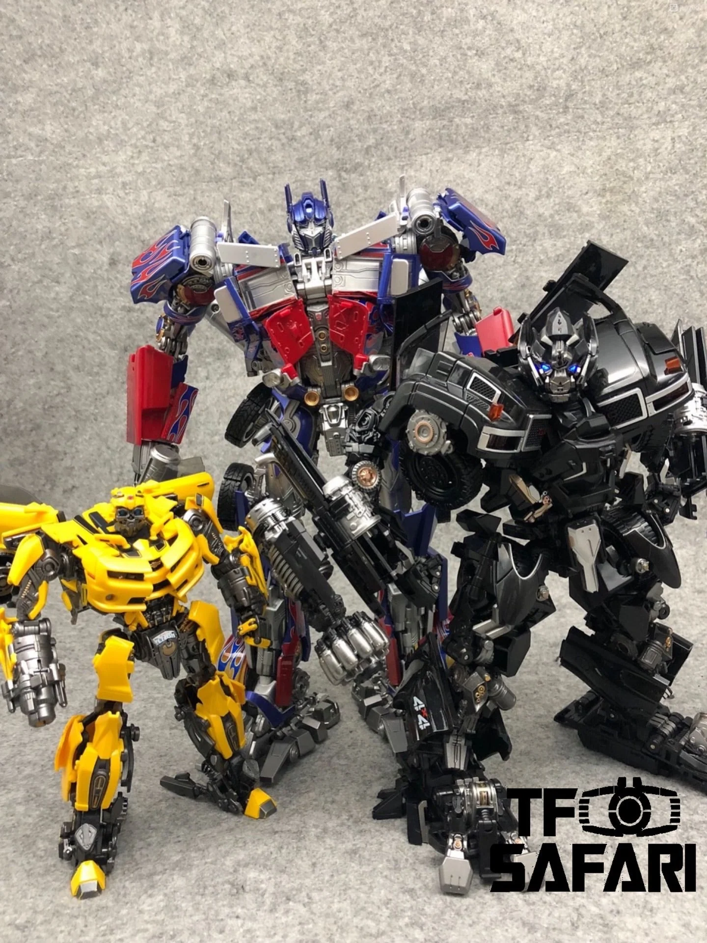 BMB Black Mamba AOYI LS09 LS-09 AW01 AW-01 Weapon Expert (Oversized MPM06 Ironhide) 25cm / 10" 6 BMB Black Mamba AOYI LS09 LS-09 AW01 AW-01 Weapon Expert (Oversized MPM06 Ironhide) 25cm / 10"