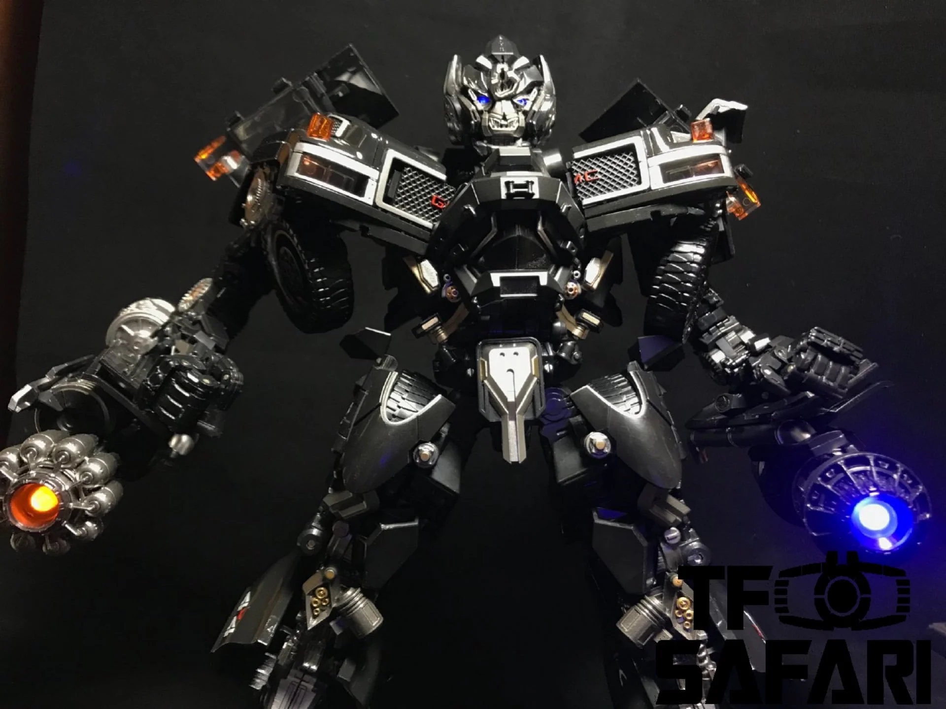 BMB Black Mamba AOYI LS09 LS-09 AW01 AW-01 Weapon Expert (Oversized MPM06 Ironhide) 25cm / 10" 8 BMB Black Mamba AOYI LS09 LS-09 AW01 AW-01 Weapon Expert (Oversized MPM06 Ironhide) 25cm / 10"