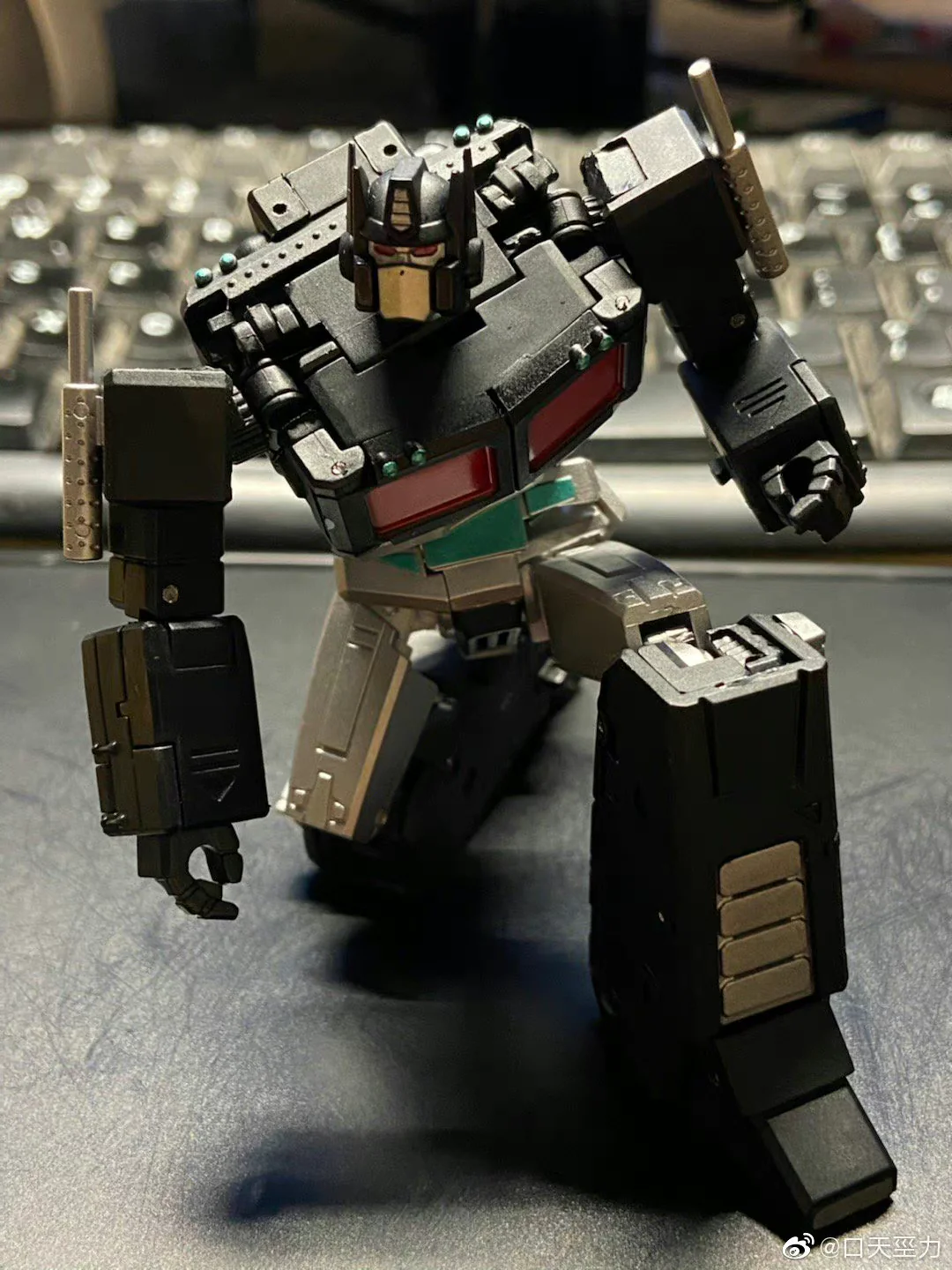 Magic Square MS-Toys MS-B46B Pit Lord (2.0 Version Nemesis Prime OP, Legends Class w/o trailer) 10cm, 4.5" 5 Magic Square MS-Toys MS-B46B Pit Lord (2.0 Version Nemesis Prime OP, Legends Class w/o trailer) 10cm, 4.5"