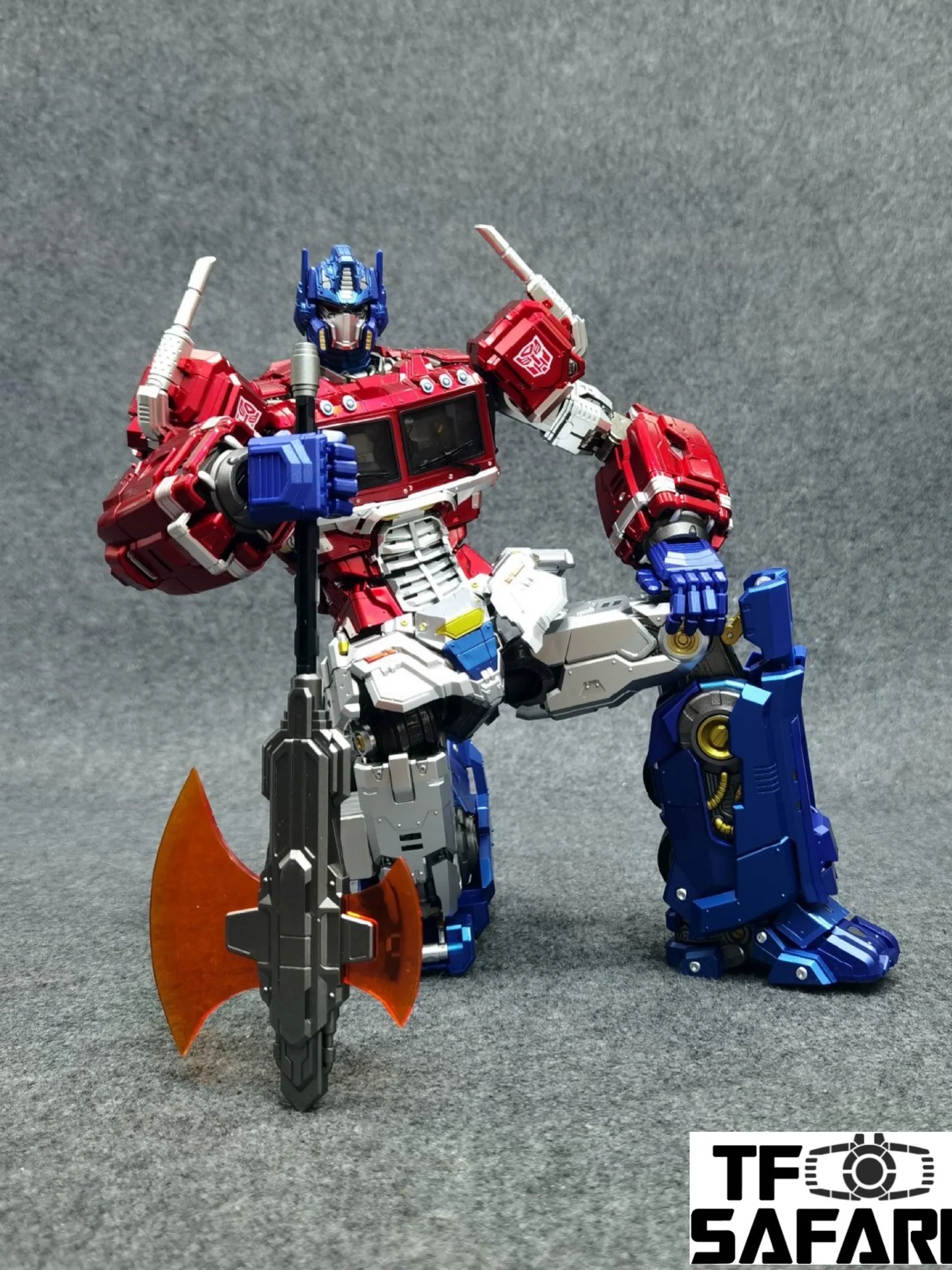 Tryace Toys TT-01 TT01 Commander (Optimus Prime, Non-transformable, Super-highly articulated) 32cm / 12" 3 Tryace Toys TT-01 TT01 Commander (Optimus Prime, Non-transformable, Super-highly articulated) 32cm / 12"