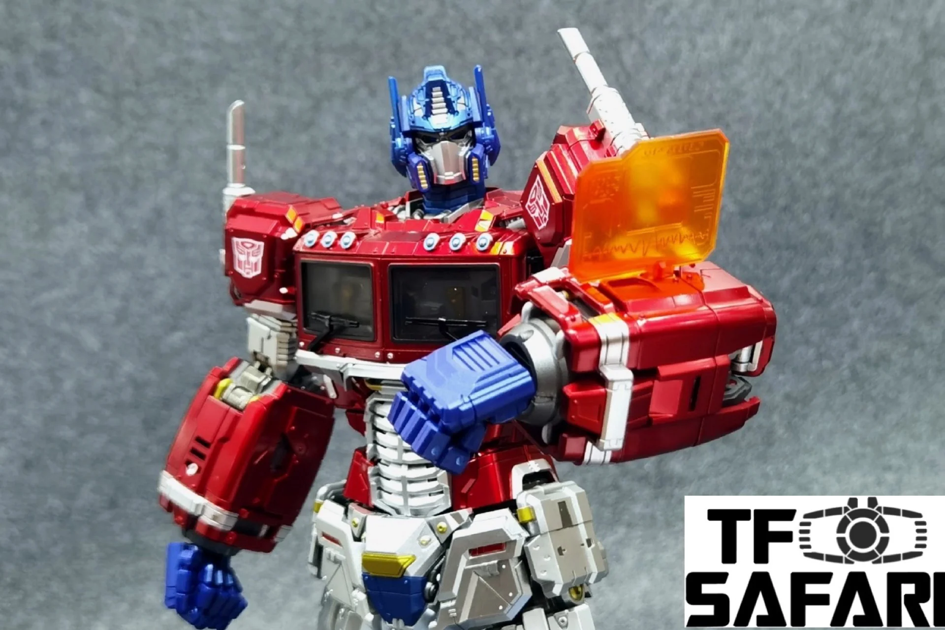 Tryace Toys TT-01 TT01 Commander (Optimus Prime, Non-transformable, Super-highly articulated) 32cm / 12" 5 Tryace Toys TT-01 TT01 Commander (Optimus Prime, Non-transformable, Super-highly articulated) 32cm / 12"