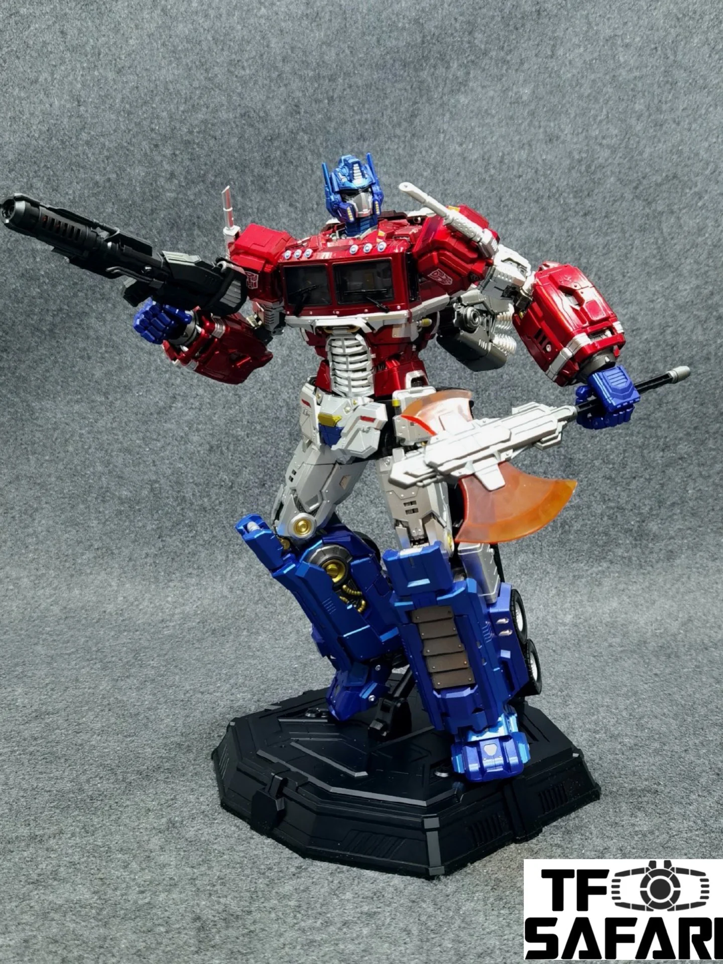 Tryace Toys TT-01 TT01 Commander (Optimus Prime, Non-transformable, Super-highly articulated) 32cm / 12" 8 Tryace Toys TT-01 TT01 Commander (Optimus Prime, Non-transformable, Super-highly articulated) 32cm / 12"