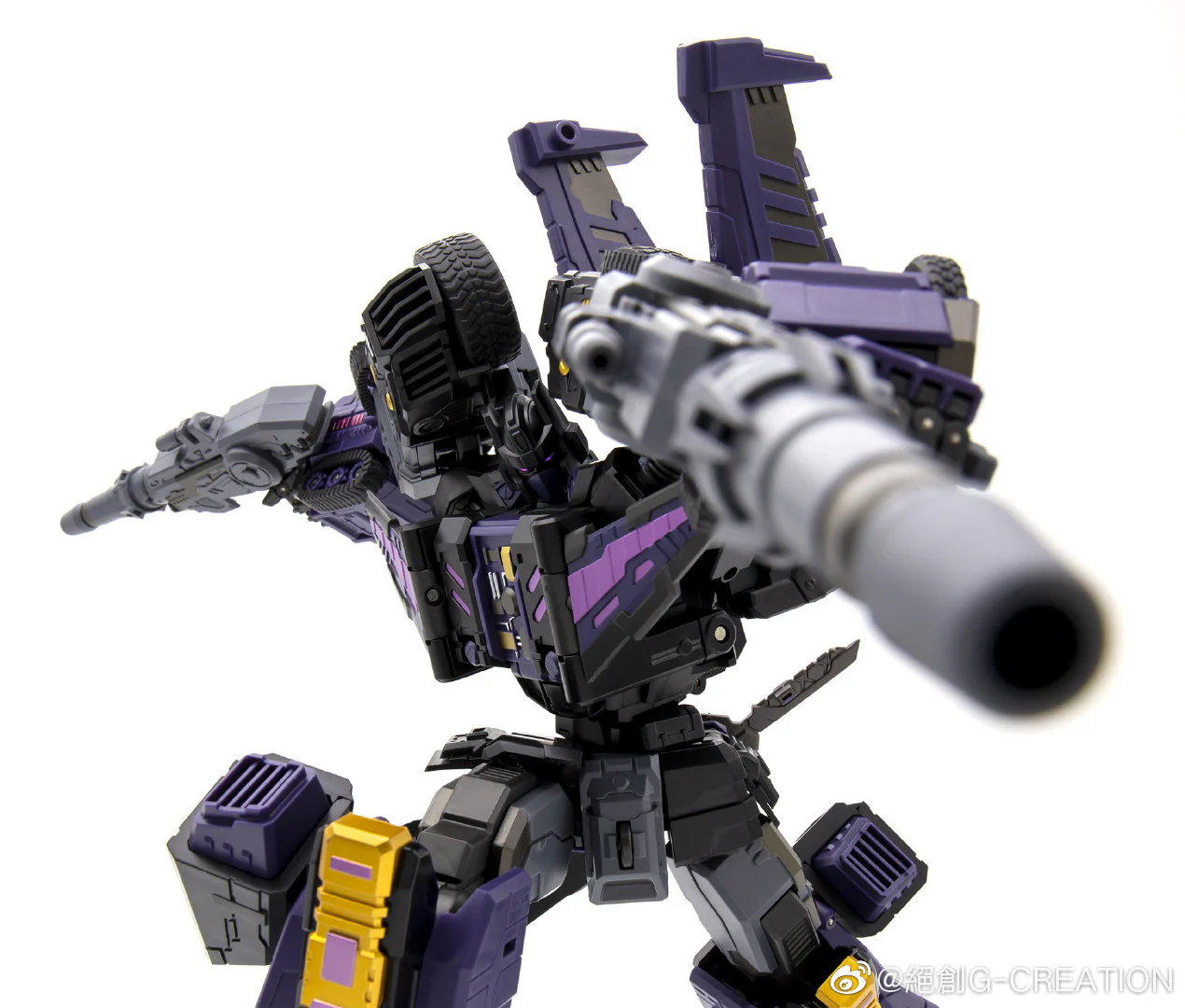 GC G-Creation GCreation GDW-03B Darkblade (Sixshot, Fumma Black Version) IDW Limited Version 30mm / 11.5“ 12 GC G-Creation GCreation GDW-03B Darkblade (Sixshot, Fumma Black Version) IDW Limited Version 30mm / 11.5“