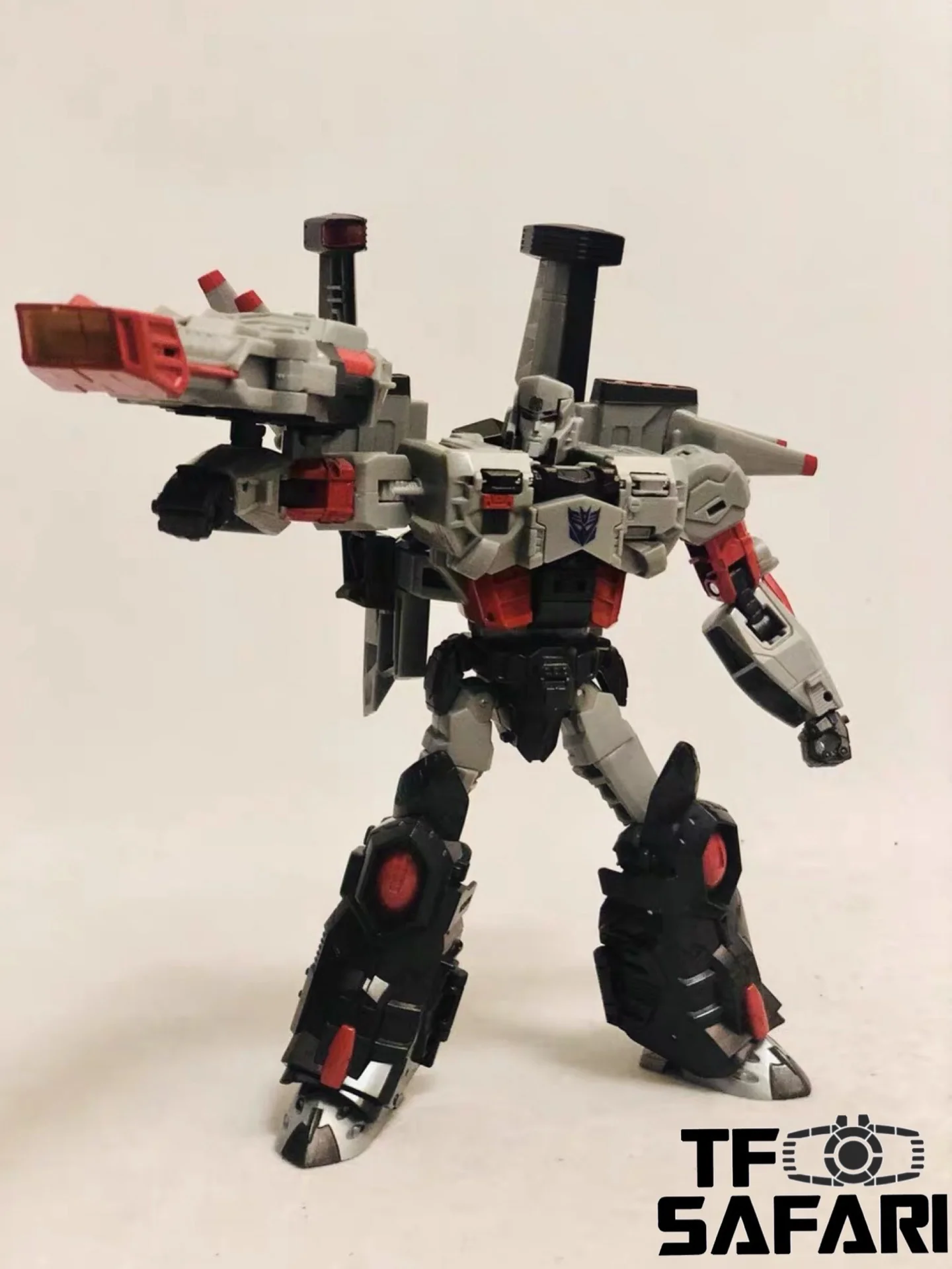 Takara Tomy Generation Selects TT-GS09 Super Megatron 18cm / 7" 7 Takara Tomy Generation Selects TT-GS09 Super Megatron 18cm / 7"