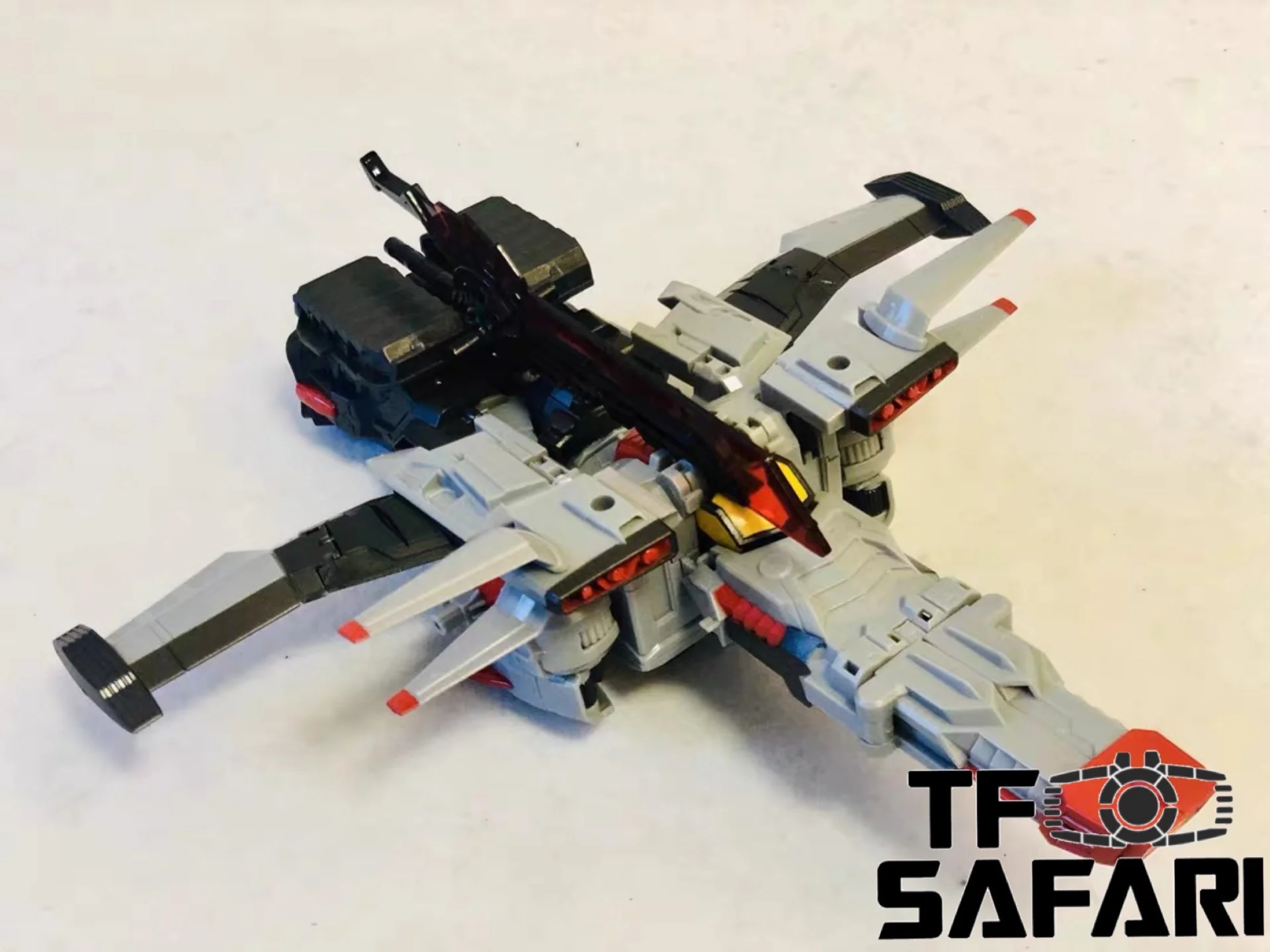 Takara Tomy Generation Selects TT-GS09 Super Megatron 18cm / 7" 8 Takara Tomy Generation Selects TT-GS09 Super Megatron 18cm / 7"