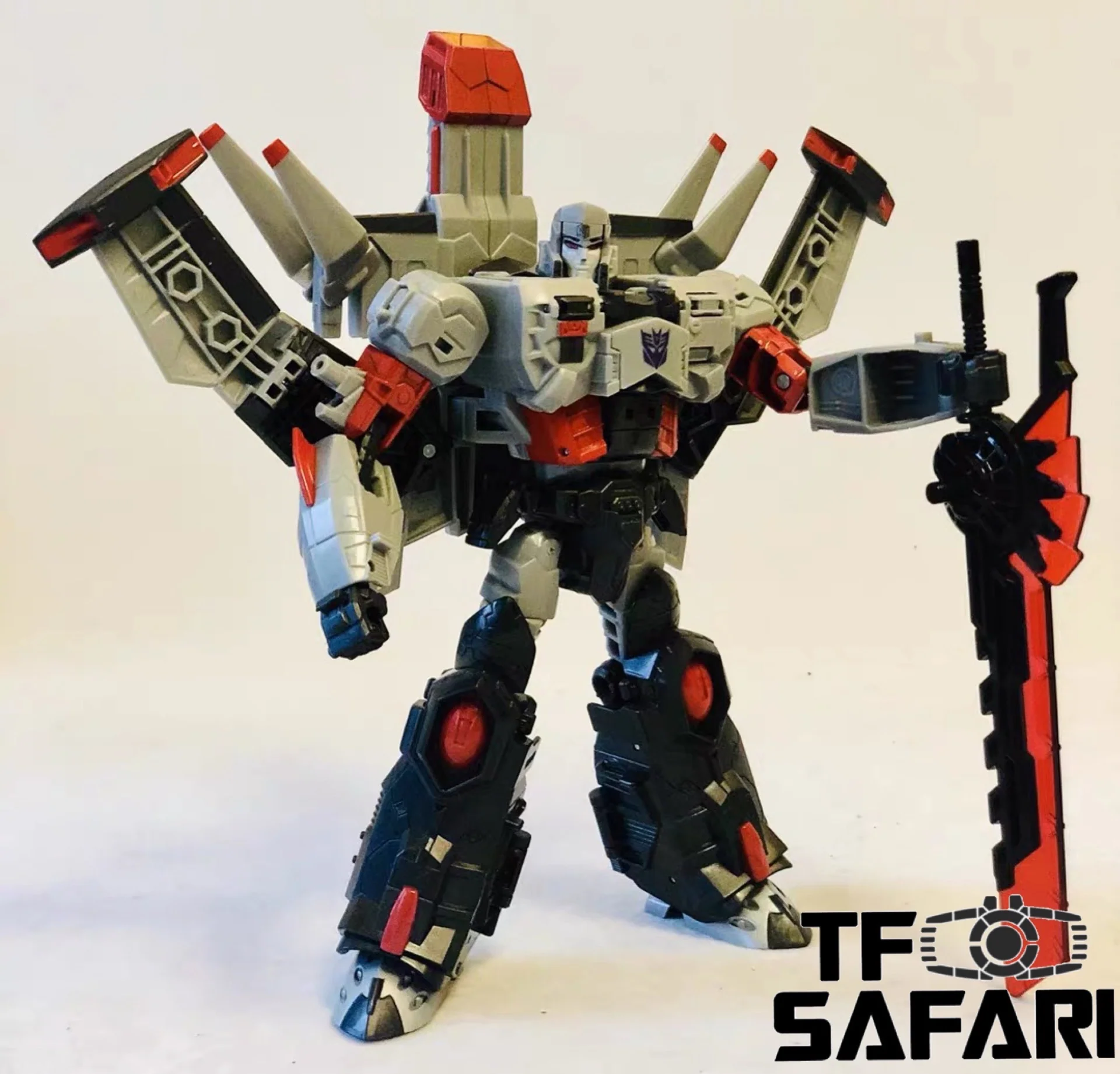 Takara Tomy Generation Selects TT-GS09 Super Megatron 18cm / 7" 9 Takara Tomy Generation Selects TT-GS09 Super Megatron 18cm / 7"