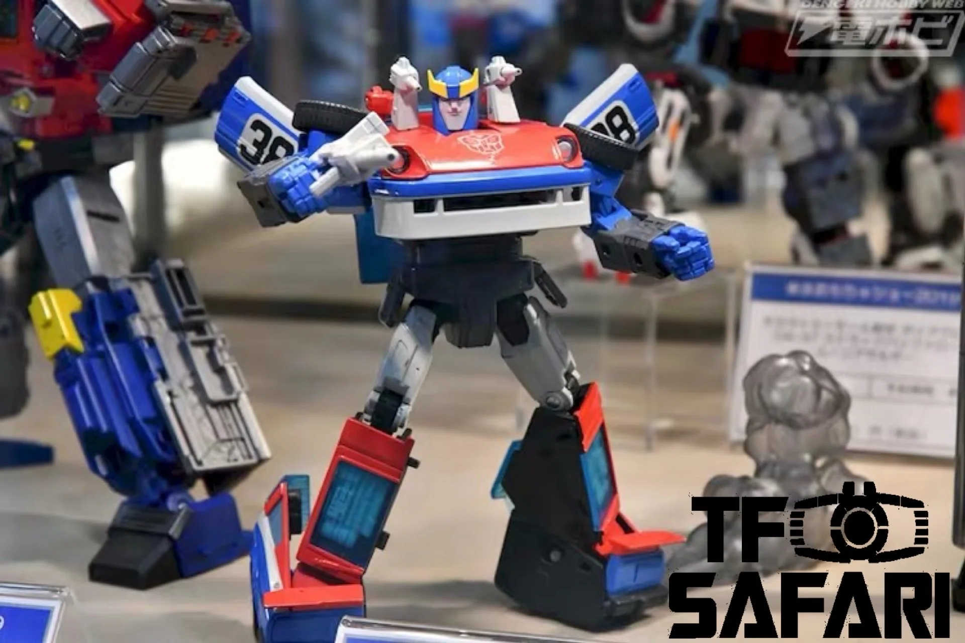 Takara Tomy Masterpiece MP19+ MP-19+ Smokescreen Exclusive (with Collectible Pin) 17cm / 6.7" 12 Takara Tomy Masterpiece MP19+ MP-19+ Smokescreen Exclusive (with Collectible Pin) 17cm / 6.7"