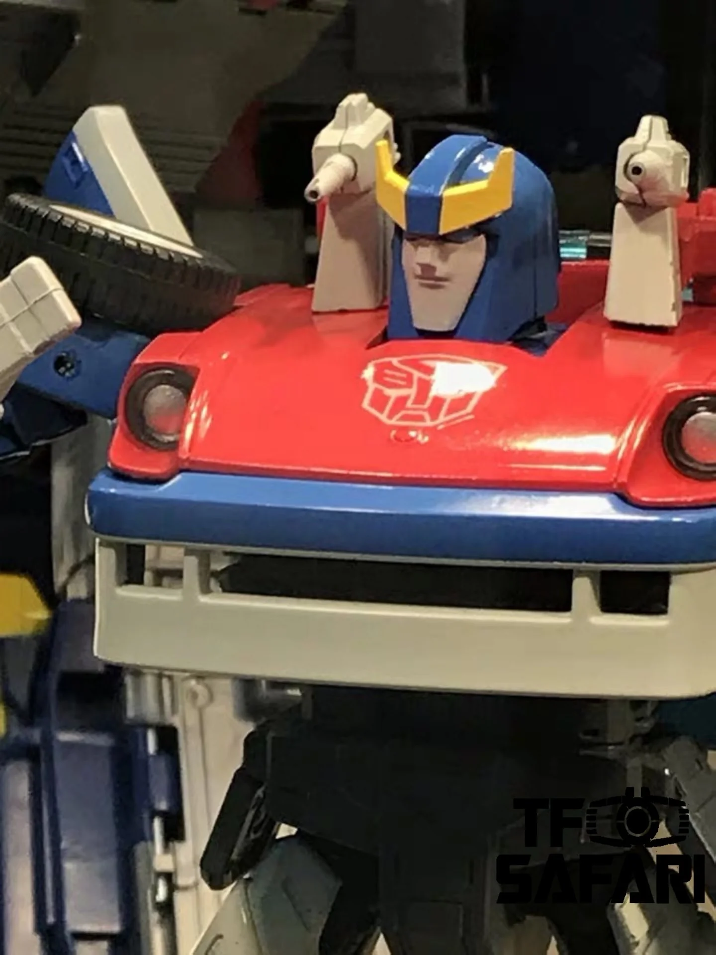 Takara Tomy Masterpiece MP19+ MP-19+ Smokescreen Exclusive (with Collectible Pin) 17cm / 6.7" 14 Takara Tomy Masterpiece MP19+ MP-19+ Smokescreen Exclusive (with Collectible Pin) 17cm / 6.7"