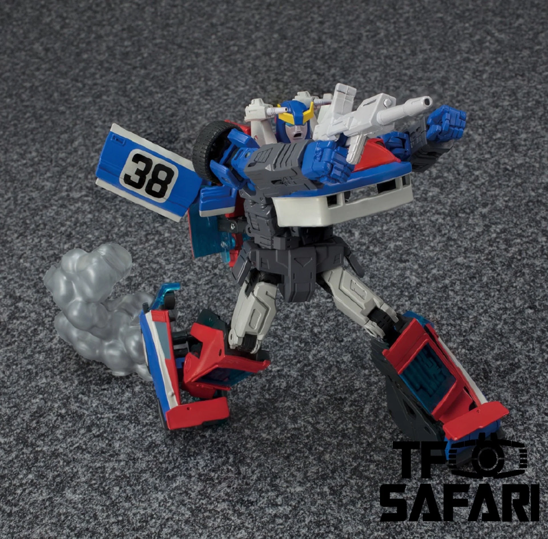 Takara Tomy Masterpiece MP19+ MP-19+ Smokescreen Exclusive (with Collectible Pin) 17cm / 6.7" 4 Takara Tomy Masterpiece MP19+ MP-19+ Smokescreen Exclusive (with Collectible Pin) 17cm / 6.7"