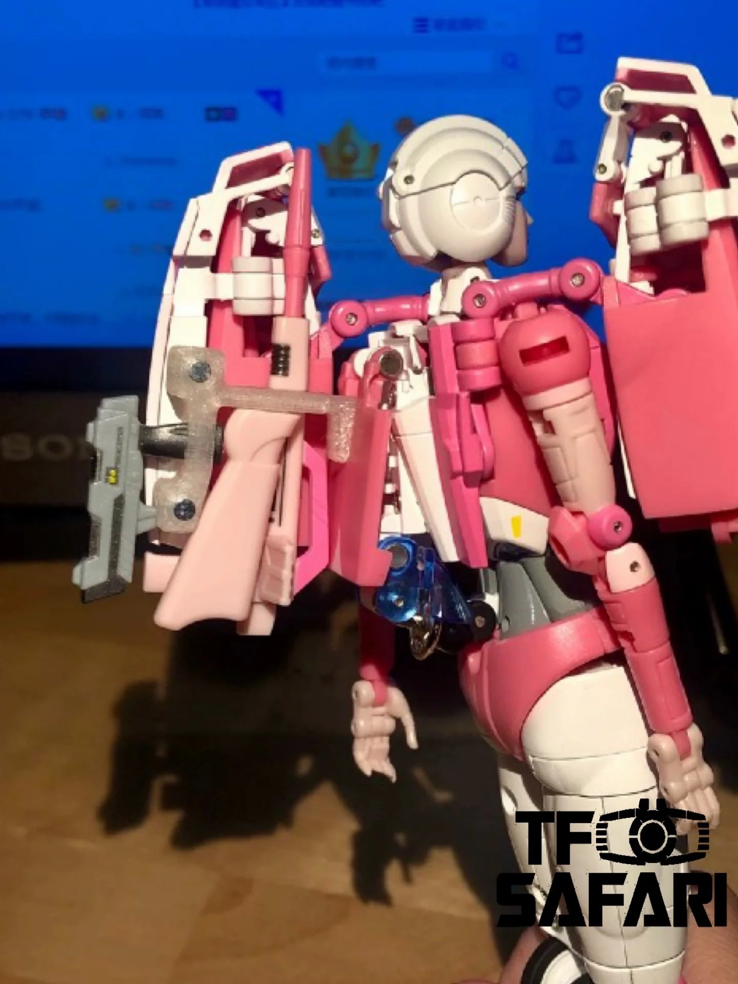 【MTO】SKW-02 weapon rack on back for Fanstoys FT24 FT-24 Rogue (Arcee) 3 【MTO】SKW-02 weapon rack on back for Fanstoys FT24 FT-24 Rogue (Arcee)