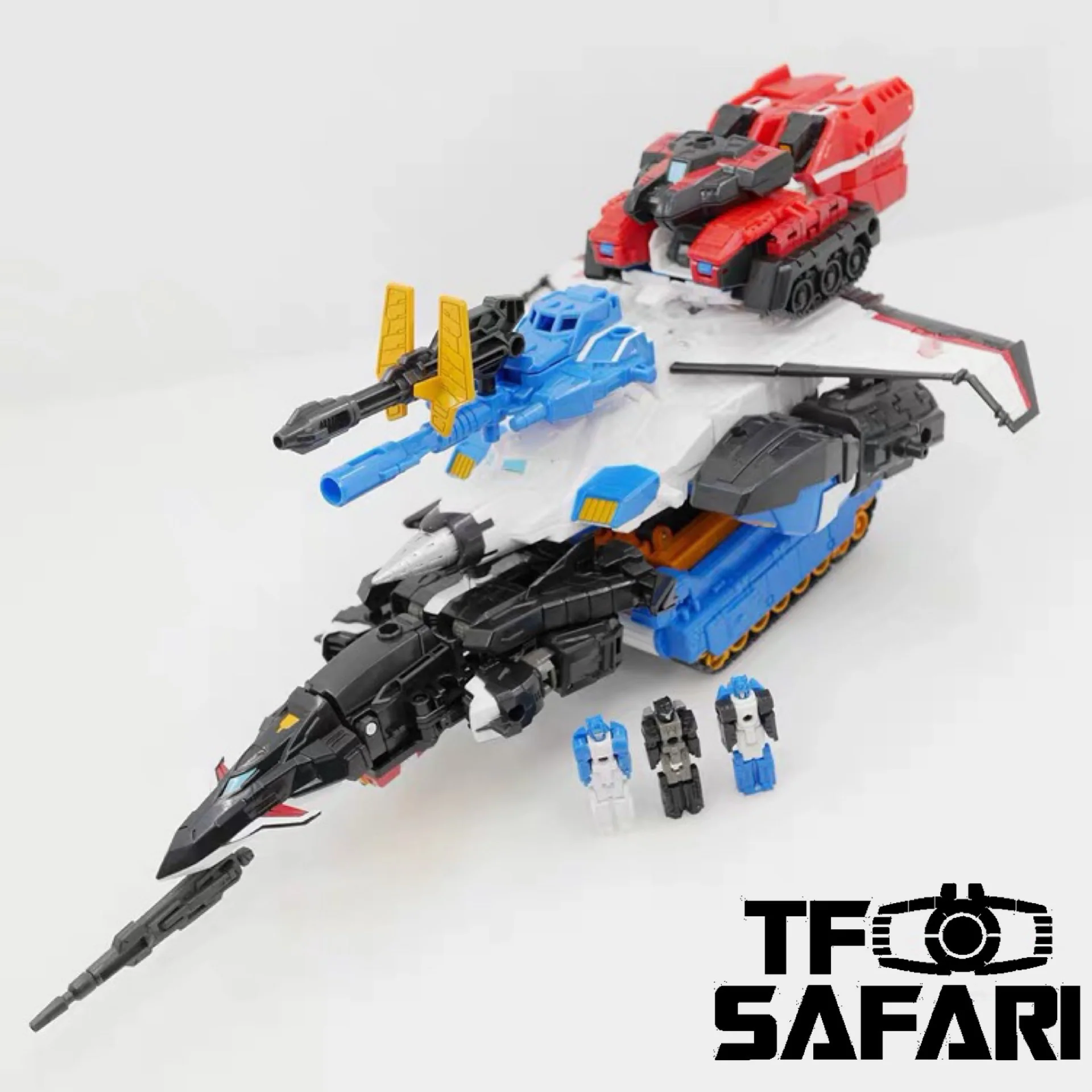 Takara Tomy Transformers Legends LGEX Big Powered Exclusive (3 in 1 set) 7 Takara Tomy Transformers Legends LGEX Big Powered Exclusive (3 in 1 set)
