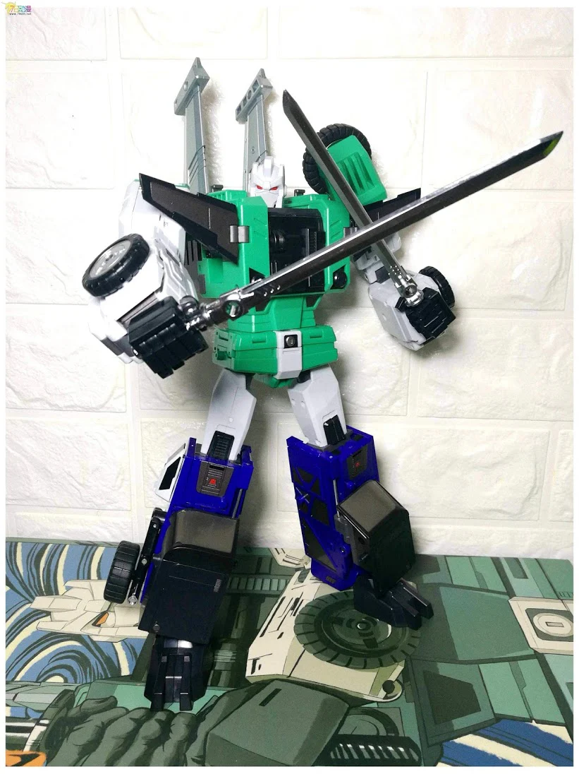 DX9 Toys D10G Hanzo (Sixshot) (G1 Retro Color, Green Chest) 27 cm / 10.5cm 4 DX9 Toys D10G Hanzo (Sixshot) (G1 Retro Color, Green Chest) 27 cm / 10.5cm