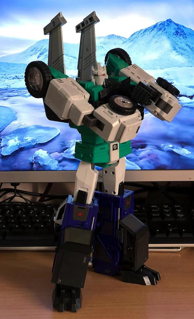 DX9 Toys D10G Hanzo (Sixshot) (G1 Retro Color, Green Chest) 27 cm / 10.5cm 6 DX9 Toys D10G Hanzo (Sixshot) (G1 Retro Color, Green Chest) 27 cm / 10.5cm