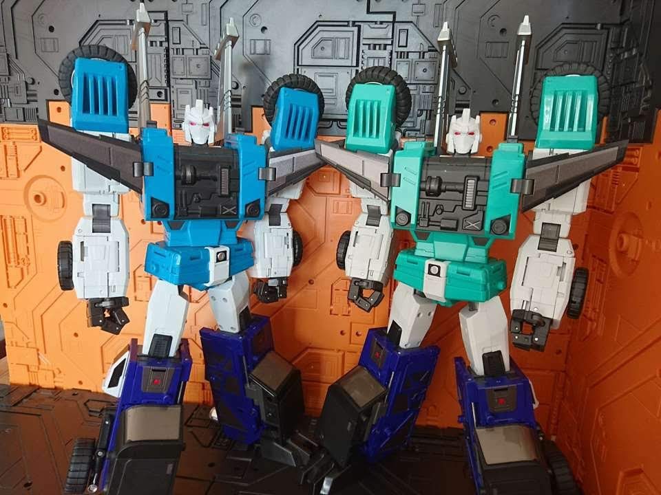 DX9 Toys D10G Hanzo (Sixshot) (G1 Retro Color, Green Chest) 27 cm / 10.5cm 7 DX9 Toys D10G Hanzo (Sixshot) (G1 Retro Color, Green Chest) 27 cm / 10.5cm