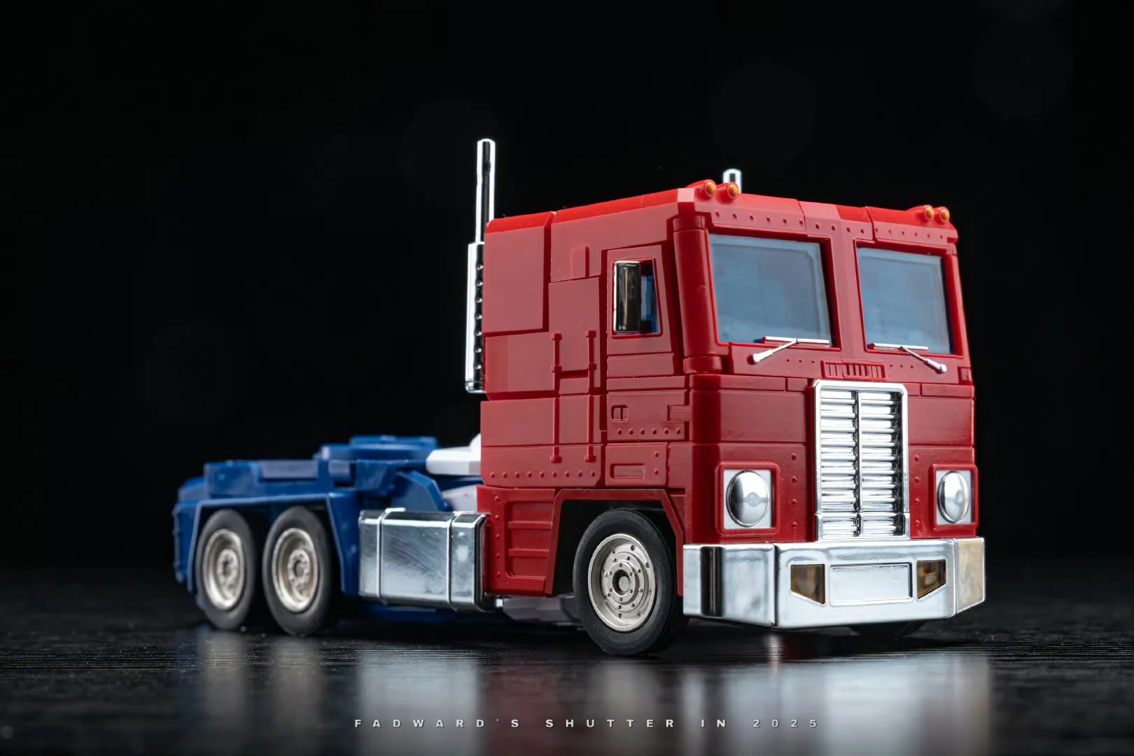 Magic Square MS-Toys MS-02Ultra MS02Ultra Light of Peace ( Optimus Prime 2.0 Version) MP Size 2025 Ultra Version 25cm / 9.8" 11 Magic Square MS-Toys MS-02Ultra MS02Ultra Light of Peace ( Optimus Prime 2.0 Version) MP Size 2025 Ultra Version 25cm / 9.8"