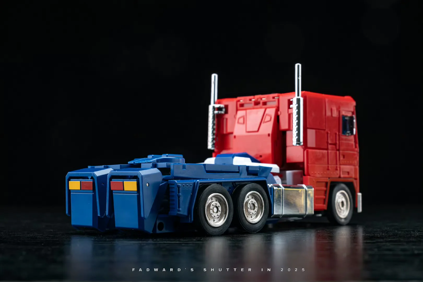 Magic Square MS-Toys MS-02Ultra MS02Ultra Light of Peace ( Optimus Prime 2.0 Version) MP Size 2025 Ultra Version 25cm / 9.8" 13 Magic Square MS-Toys MS-02Ultra MS02Ultra Light of Peace ( Optimus Prime 2.0 Version) MP Size 2025 Ultra Version 25cm / 9.8"