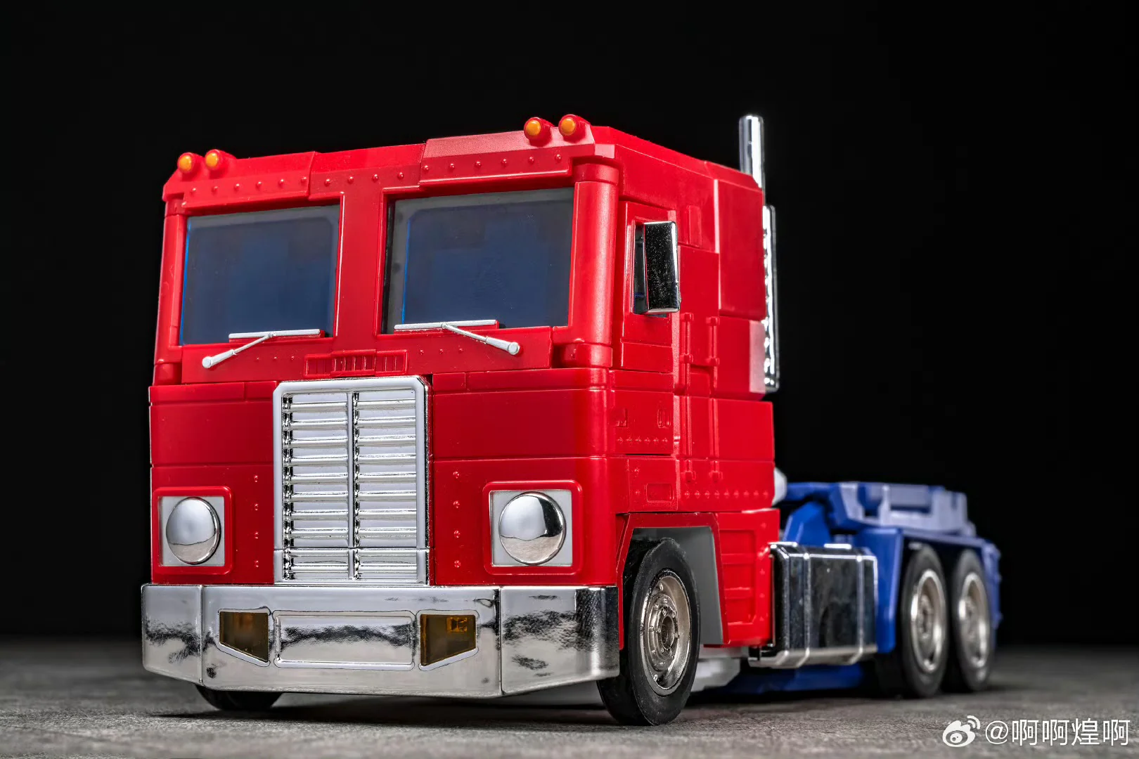 Magic Square MS-Toys MS-02Ultra MS02Ultra Light of Peace ( Optimus Prime 2.0 Version) MP Size 2025 Ultra Version 25cm / 9.8" 18 Magic Square MS-Toys MS-02Ultra MS02Ultra Light of Peace ( Optimus Prime 2.0 Version) MP Size 2025 Ultra Version 25cm / 9.8"