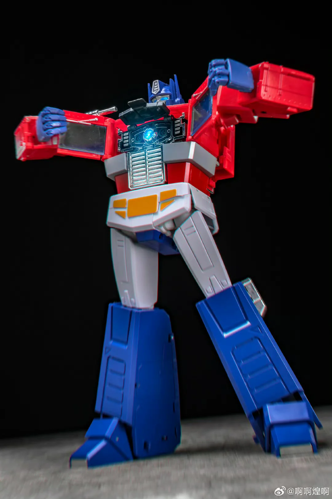 Magic Square MS-Toys MS-02Ultra MS02Ultra Light of Peace ( Optimus Prime 2.0 Version) MP Size 2025 Ultra Version 25cm / 9.8" 3 Magic Square MS-Toys MS-02Ultra MS02Ultra Light of Peace ( Optimus Prime 2.0 Version) MP Size 2025 Ultra Version 25cm / 9.8"