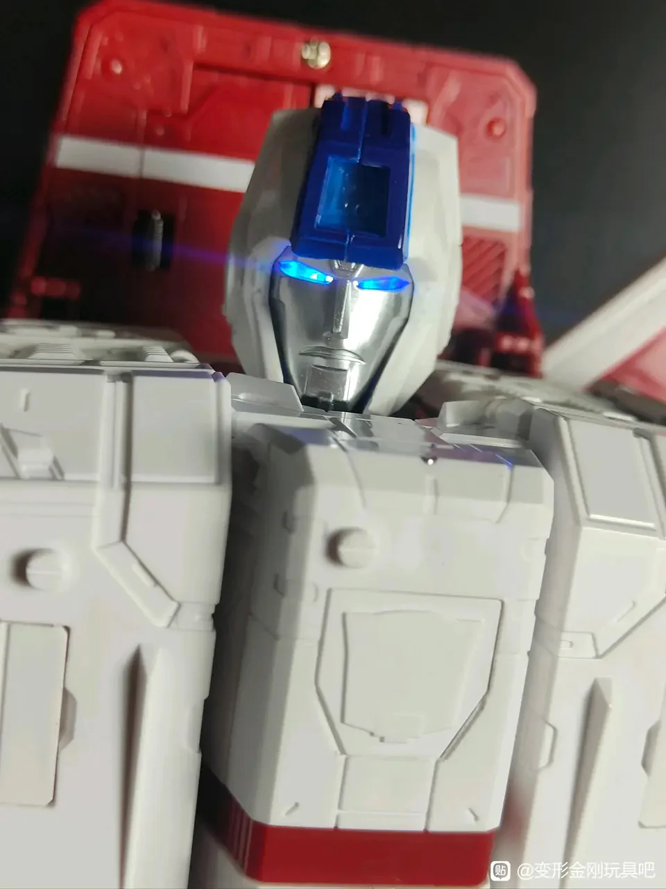 4th party Vincoroor V33-06 Fire of The Sky (Oversized OS KO WFC Siege WFC-S28 Jetfire) 11 4th party Vincoroor V33-06 Fire of The Sky (Oversized OS KO WFC Siege WFC-S28 Jetfire)