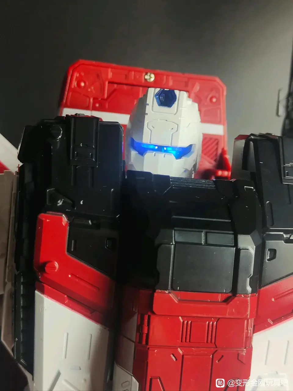 4th party Vincoroor V33-06 Fire of The Sky (Oversized OS KO WFC Siege WFC-S28 Jetfire) 15 4th party Vincoroor V33-06 Fire of The Sky (Oversized OS KO WFC Siege WFC-S28 Jetfire)